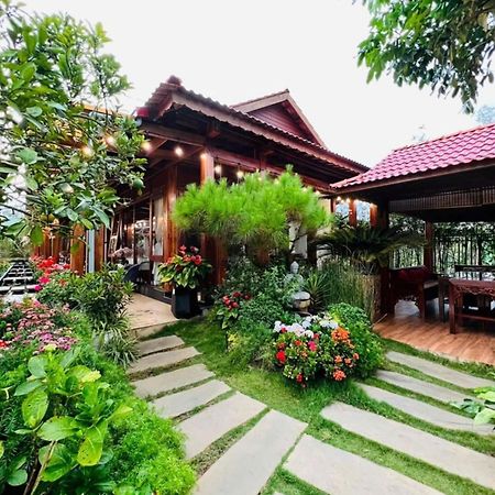 Vuon Tra Homestay Mang Den Kon Von Kla Exteriör bild